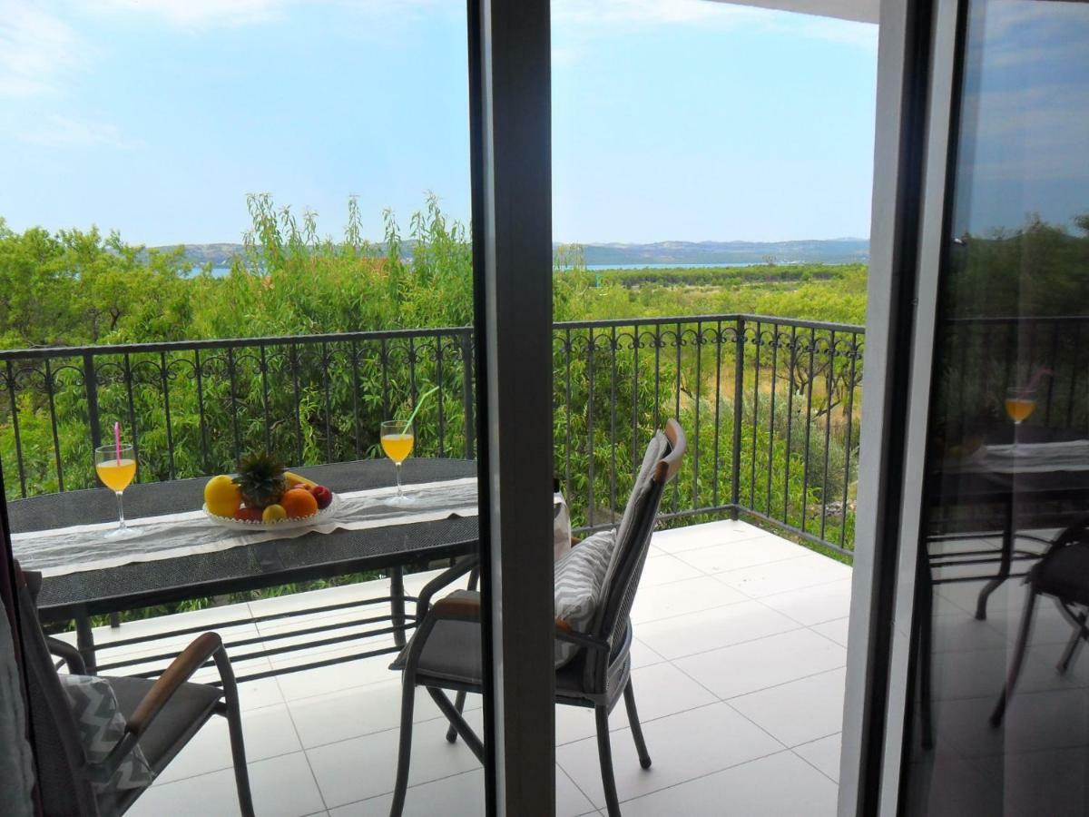 Apartment Ogreca *